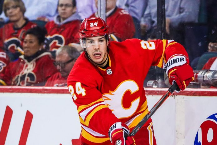 Will the Calgary Flames trade Travis Hamonic to the Toronto Maple Leafs for Tyson Barrie?