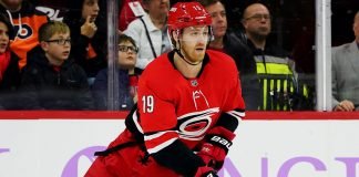 NHL trade rumors have Dougie Hamilton hitting free agency. The Philadelphia Flyers, Chicago Blackhawks and Winnipeg Jets will have interest.