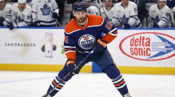 edmonton-oilers-toronto-maple-leafs-nicolas-roy Edmonton Oilers trade target Nicolas Roy, currently with the Toronto Maple Leafs, shown in an Oilers uniform during a game.