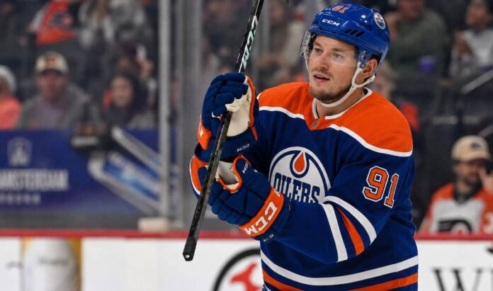 vladimir-tarasenko-edmonton-oilers-free-agent-rumors Vladimir Tarasenko wearing an Edmonton Oilers home jersey amid NHL free-agent signing rumors