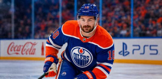 Zach Hyman Fantasy Hockey Projection: Can He Score 35+ Goals Again for the Edmonton Oilers? Zach Hyman Edmonton Oilers fantasy hockey projection for the 2026-27 NHL season